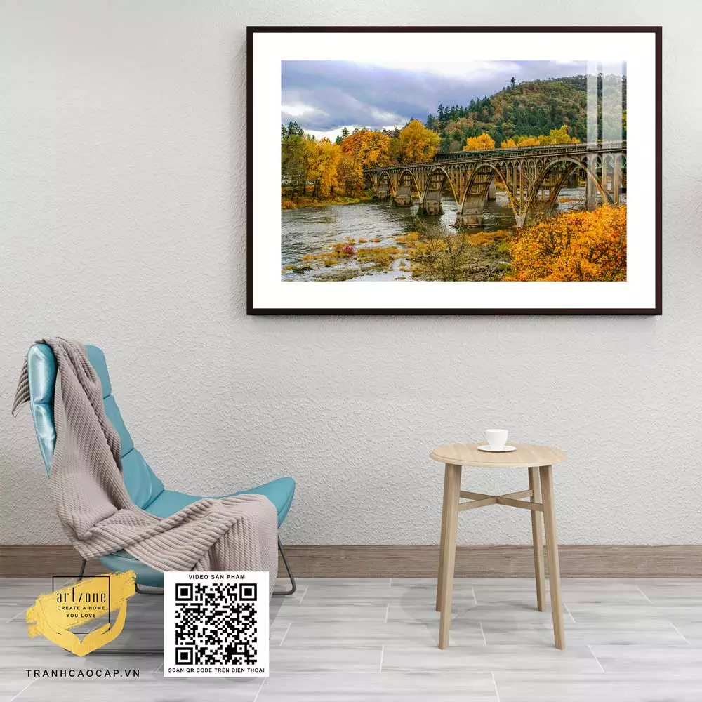 Tranh Canvas phong cảnh Cây cầu sắt cũ trong mùa thu in trên vải Canvas