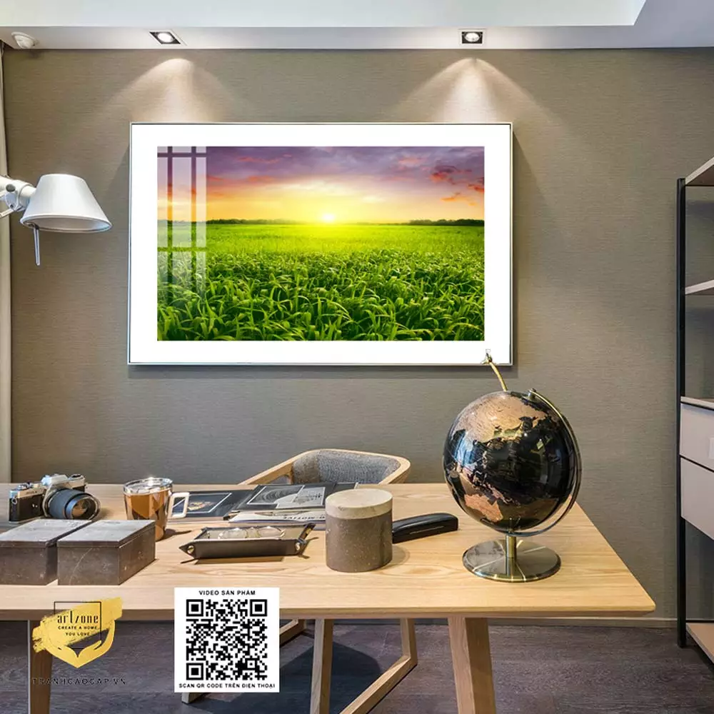 Tránh treo quá nhiều tranh trên một bức tường