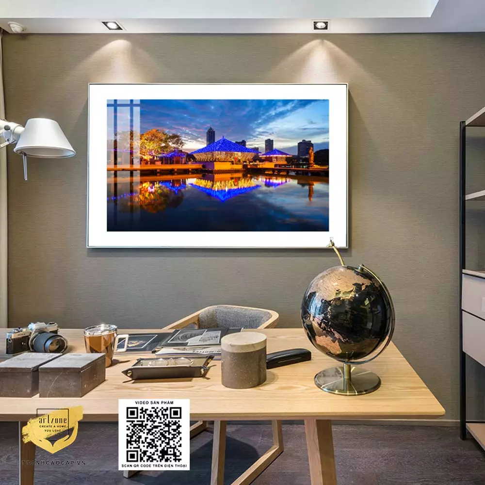 Tranh Mica Phong cảnh Khu nghỉ dưỡng bên hồ - Treo tranh ở vị trí ngang tầm mắt