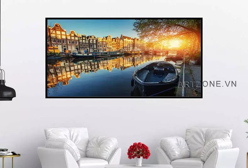 Sự hài hòa màu sắc giữa tranh và không gian nội thất