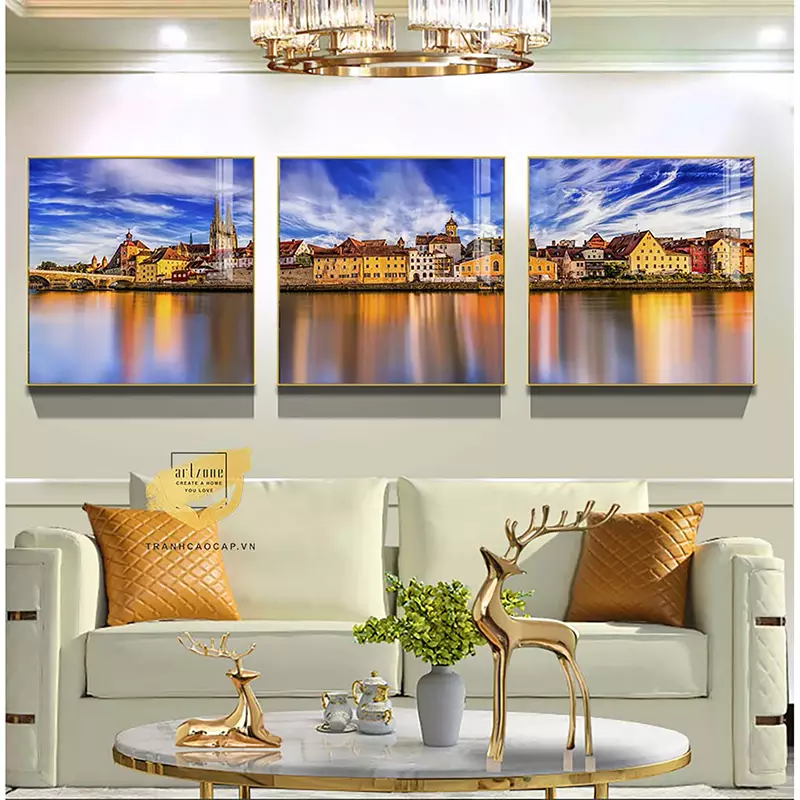 Bức tranh kết hợp trong không gian phòng khách