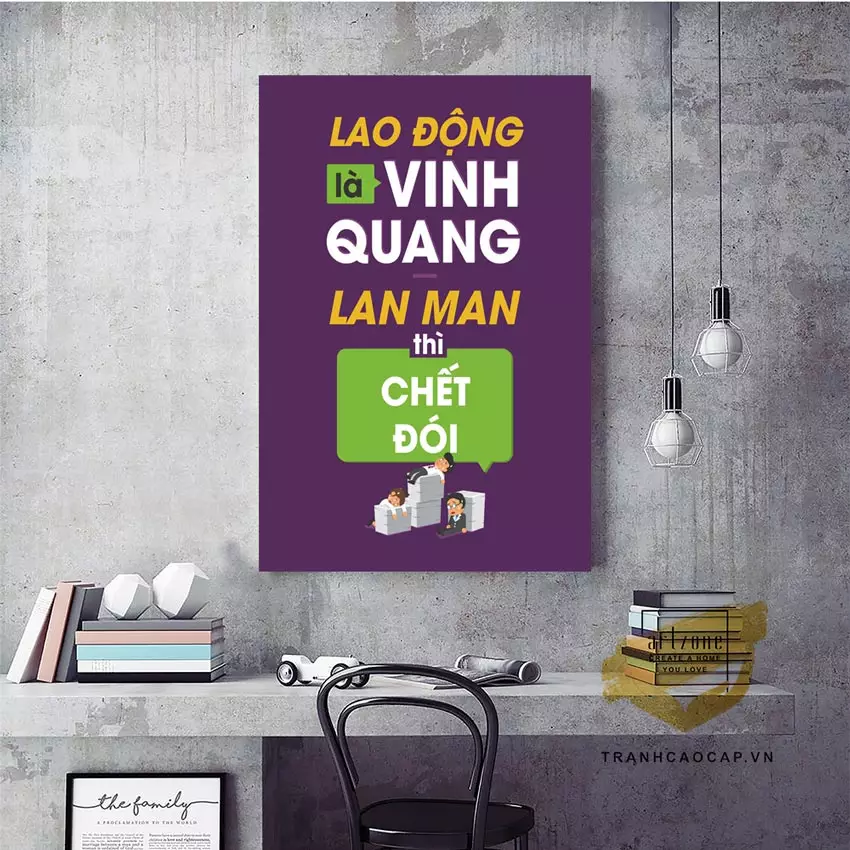 Kết hợp tranh với các vật trang trí khác để tạo không gian sống động