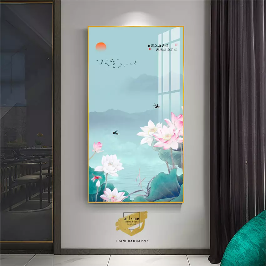 Tranh hoa sen bóng gương sáng treo hành lang