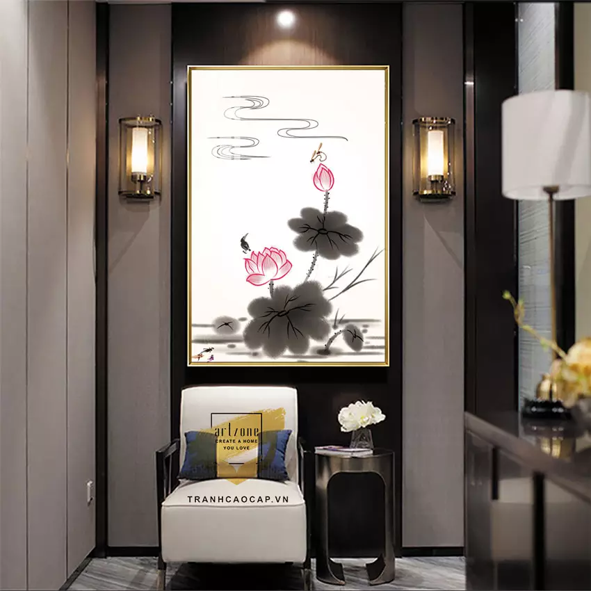 Kết hợp tranh với các yếu tố trang trí khác để tạo không gian hài hòa