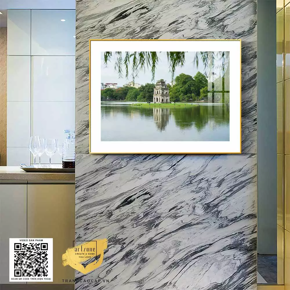 Kết hợp tranh Phong cảnh Hà Nội xưa với các vật dụng trang trí khác để tạo không gian sống hài hòa