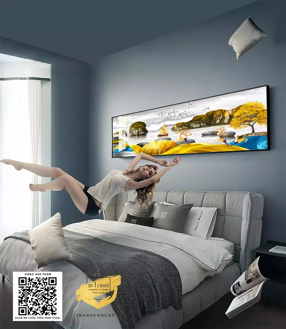 Tranh phong cảnh hươu vàng trên vịnh Hạ Long treo trên tường phòng ngủ