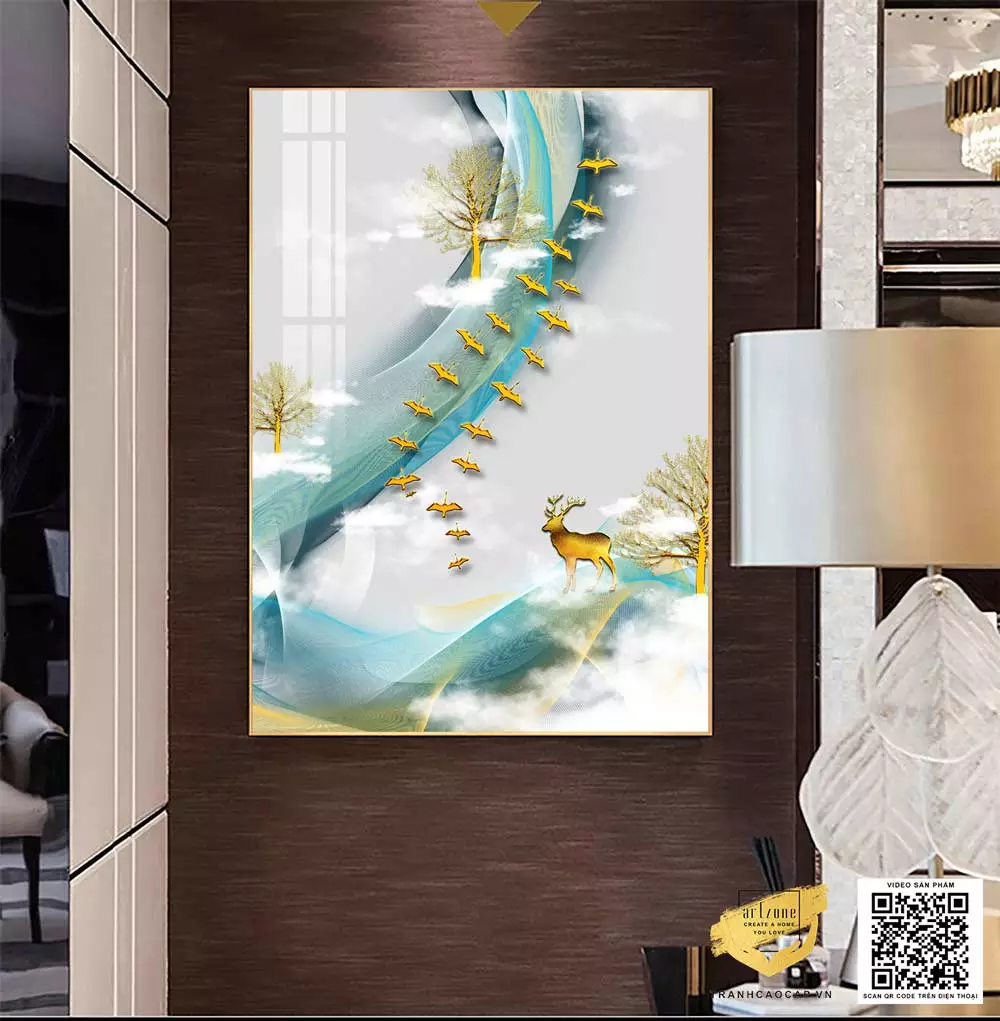 Tranh hươu vàng và chim trời tăng tính thẩm mỹ cho phòng khách