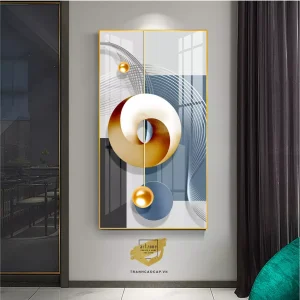 Bóng Gương Sáng Trong: Giải Mã Ngôn Ngữ Trừu Tượng Khơi Gợi Nội Tâm